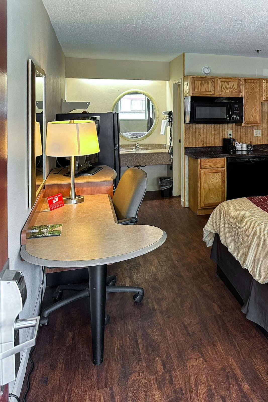 Hotel Red Roof Inn Parkersburg photo 4