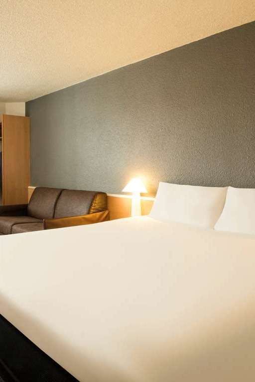 Ibis Orly Chevilly Tram 7