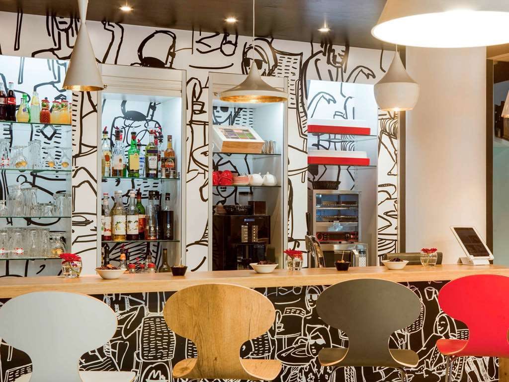 Hotel Ibis Paris Porte De Clichy Centre photo 2