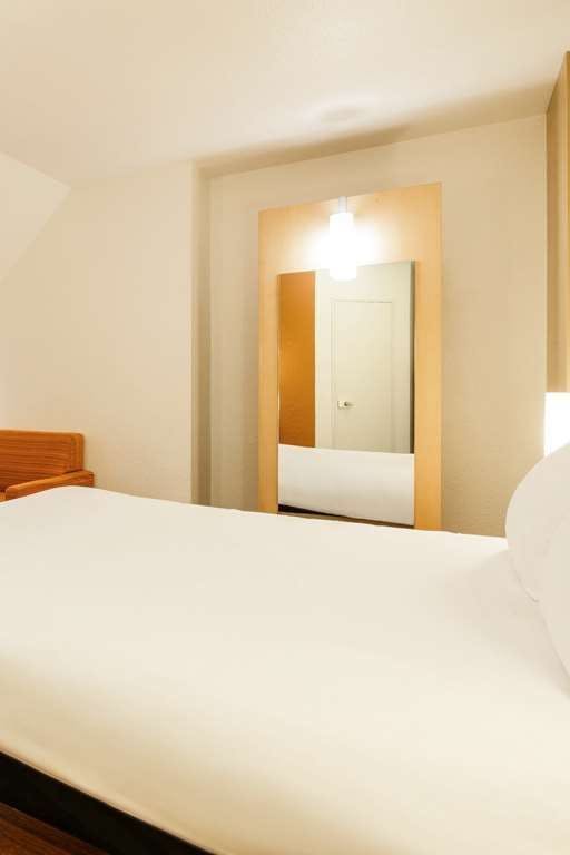 Hotel Ibis Versailles Château photo 1