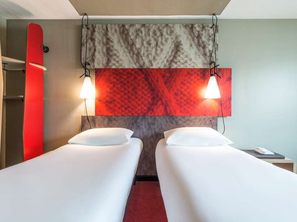 Hotel Ibis Cognac photo 2