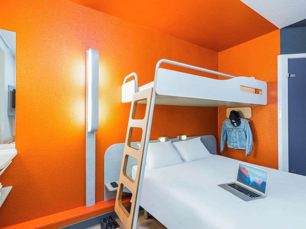 Hotel Ibis Budget Paris Porte De Montmartre photo 3