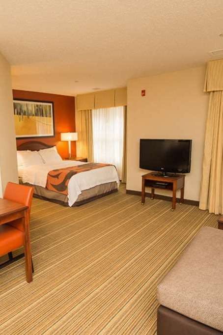 Hotel Hawthorn Suites by Wyndham Erie photo 5