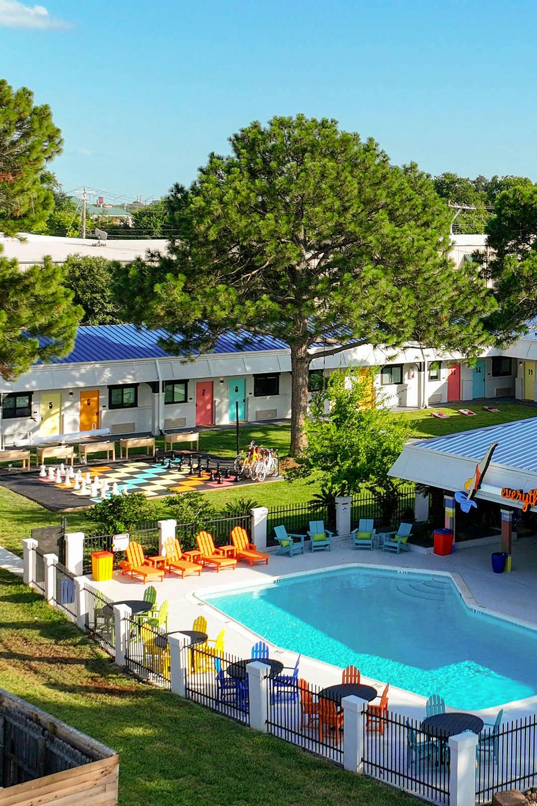 Hotel Hotel McCoy College Station - Art, Libations, Pool Society photo 4