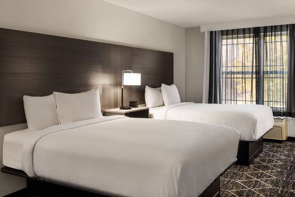 Hotel La Quinta Inn & Suites by Wyndham Lake George photo 3