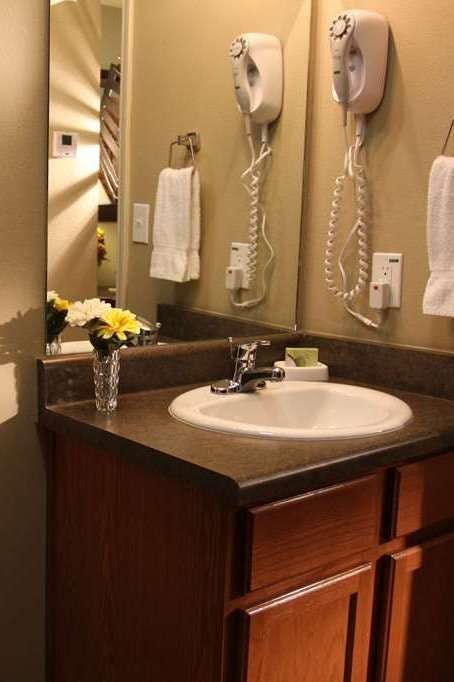 Hotel Eagle's Den Suites Carrizo Springs a Travelodge by Wyndham photo 3