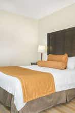 Hotel AmericInn by Wyndham Rochester Near Mayo Clinic photo 2