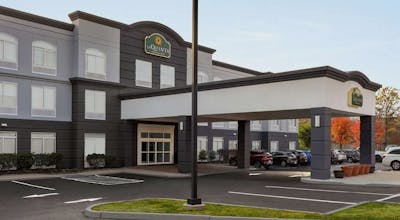 La Quinta Inn & Suites by Wyndham Mt. Laurel - Philadelphia