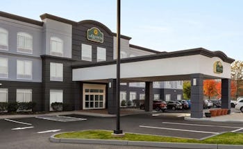 La Quinta Inn & Suites by Wyndham Mt. Laurel - Philadelphia