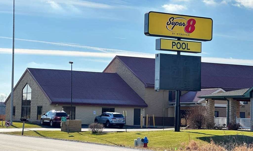 Super 8 by Wyndham Sturtevant/Racine