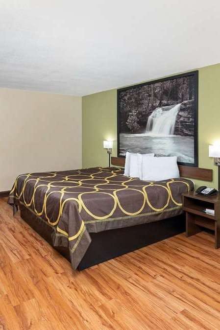 Hotel Super 8 by Wyndham Kingsport photo 2