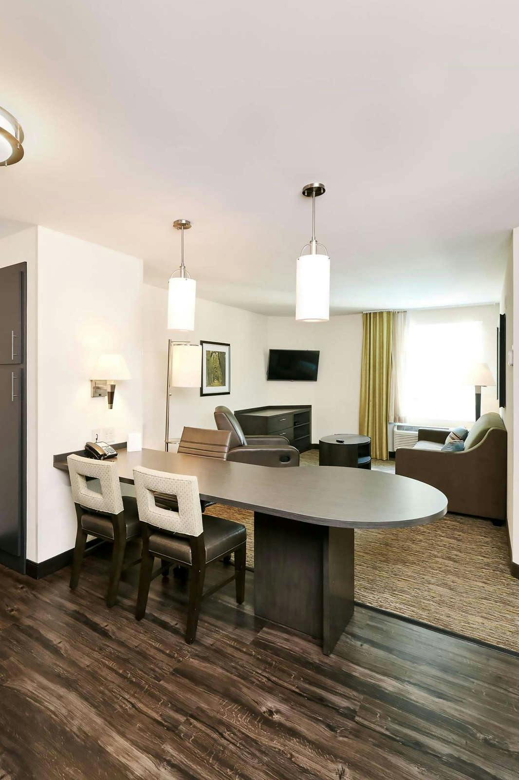 Hotel Sonesta Simply Suites Boston Braintree photo 2