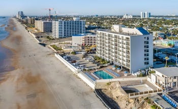 Tropical Winds Oceanfront Hotel
