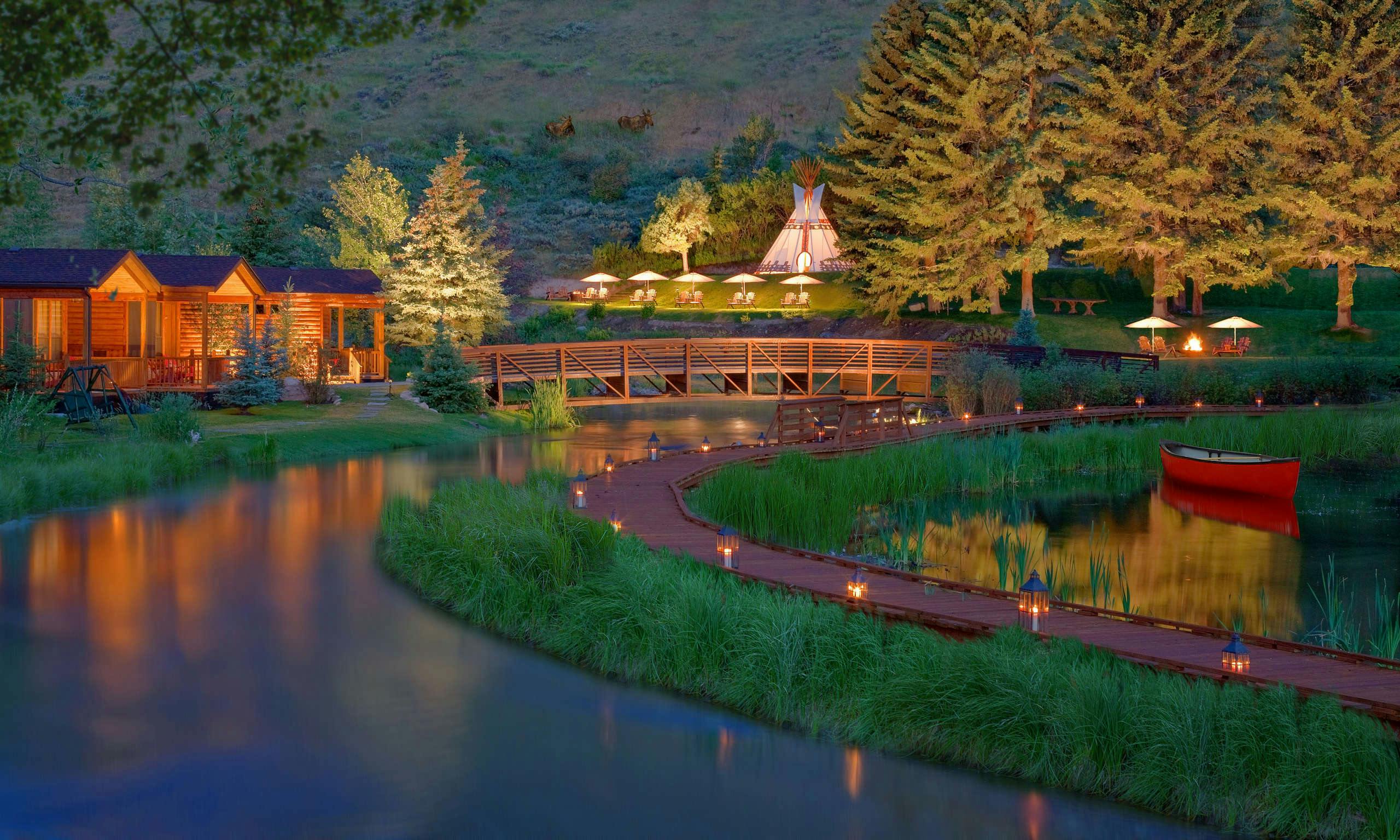 Rustic Inn Creekside Resort & Spa