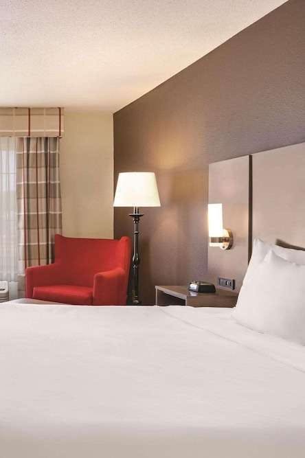 Hotel Country Inn & Suites by Radisson, Albert Lea - Austin photo 1