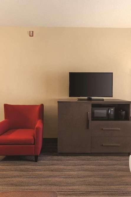 Hotel Country Inn & Suites by Radisson, Albert Lea - Austin photo 3