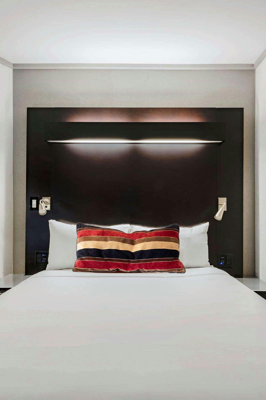 Hotel The Royal Sonesta Boston photo 2