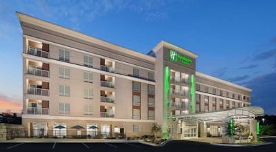 Holiday Inn & Suites Arden - Asheville Airport