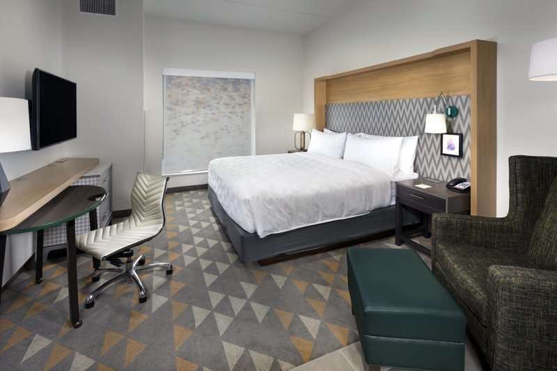 Hotel Holiday Inn & Suites Arden - Asheville Airport photo 1