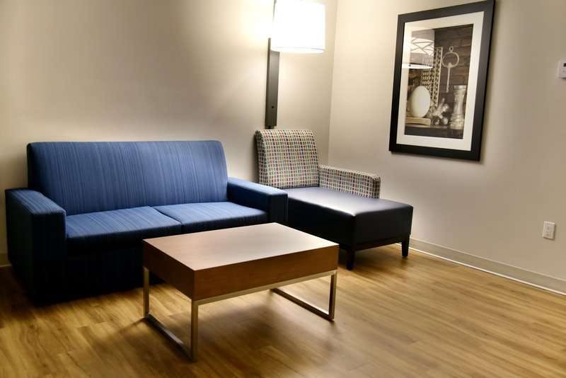 Hotel Holiday Inn Express & Suites Gatineau Ottawa photo 3