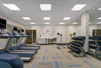 Hotel Holiday Inn Express & Suites Lenexa - Overland Park Area photo 3