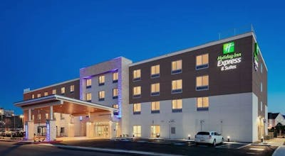 Holiday Inn Express & Suites Medford