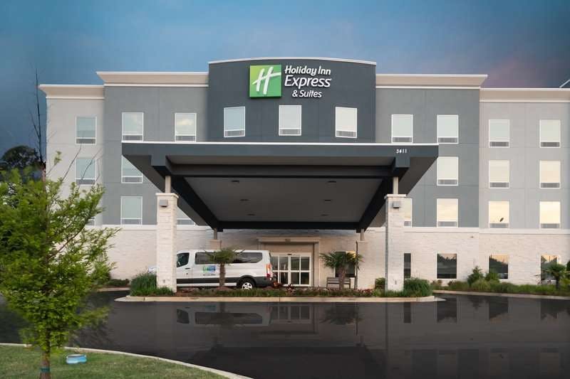 Holiday Inn Express & Suites Memphis Airport - Elvis Presley Blvd