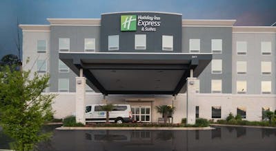 Holiday Inn Express & Suites Memphis Airport - Elvis Presley Blvd
