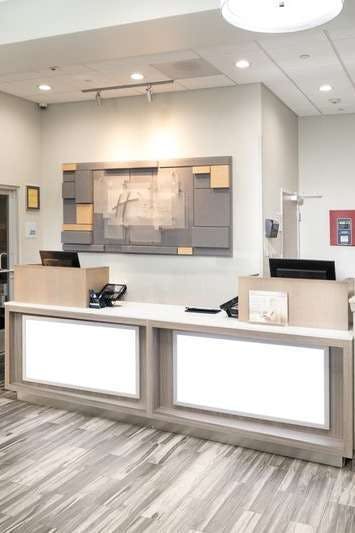 Hotel Holiday Inn Express & Suites Memphis Airport - Elvis Presley Blvd photo 5