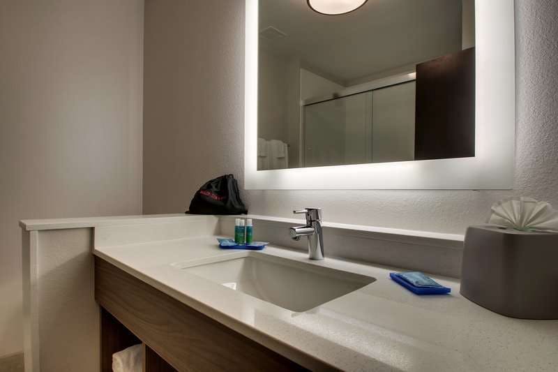 Hotel Holiday Inn Express & Suites Mount Vernon photo 5