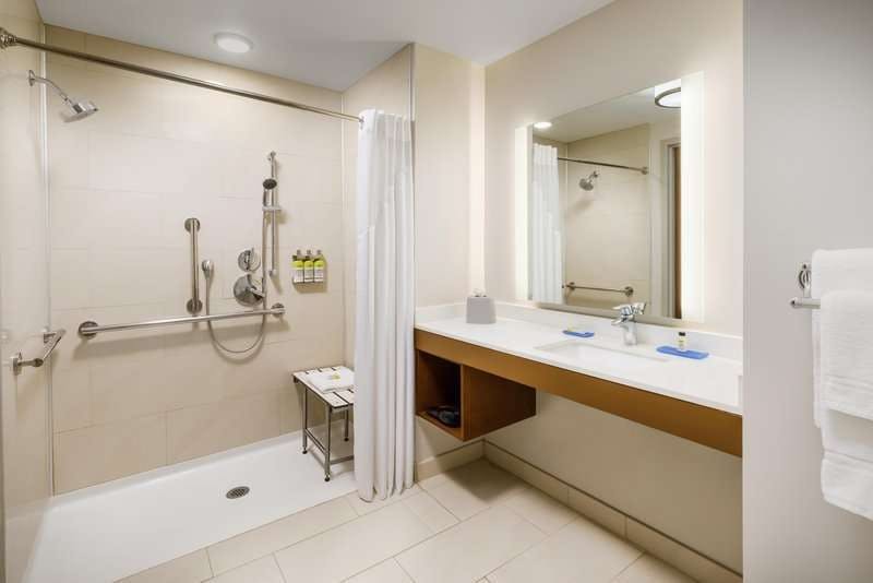 Hotel Holiday Inn Express & Suites Oakhurst-Yosemite Park Area photo 4