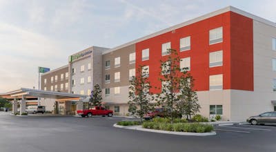 Holiday Inn Express & Suites Tampa East Ybor City