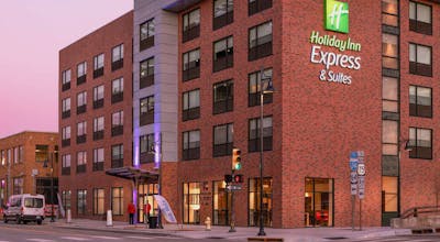 Holiday Inn Express & Suites Tulsa Downtown Arts District