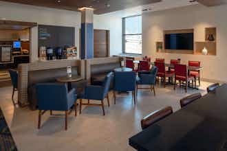 Hotel Holiday Inn Express & Suites Tulsa Downtown Arts District photo 3