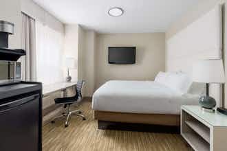 Hotel Holiday Inn Express Chicago Magnificent Mile photo 3