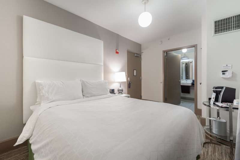 Hotel Holiday Inn Express Chicago Magnificent Mile photo 1