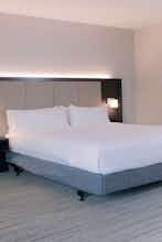 Hotel Holiday Inn Express & Suites Tampa East Ybor City photo 1