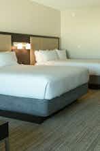 Hotel Holiday Inn Express & Suites Tampa East Ybor City photo 3