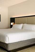 Hotel Holiday Inn Express & Suites Tampa East Ybor City photo 2