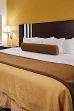Hotel Days Inn Suites SamHstn Tlwy photo 1