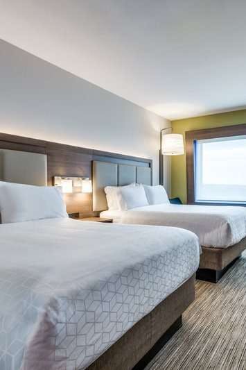 Hotel Holiday Inn Express & Suites Denton South photo 2