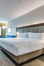 Hotel Holiday Inn Express & Suites Denton South photo 1