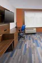 Hotel Holiday Inn Express & Suites Memphis Airport - Elvis Presley Blvd photo 3