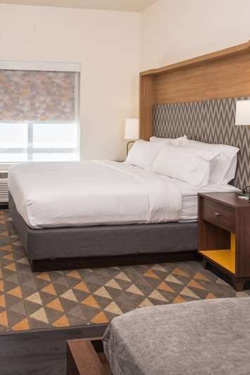 Hotel Holiday Inn Joplin photo 2