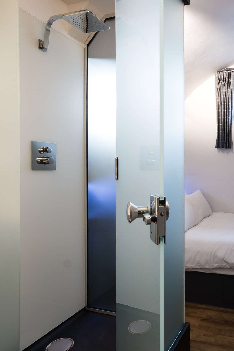 Hotel CoDE Pod Hostels - THE CoURT photo 5