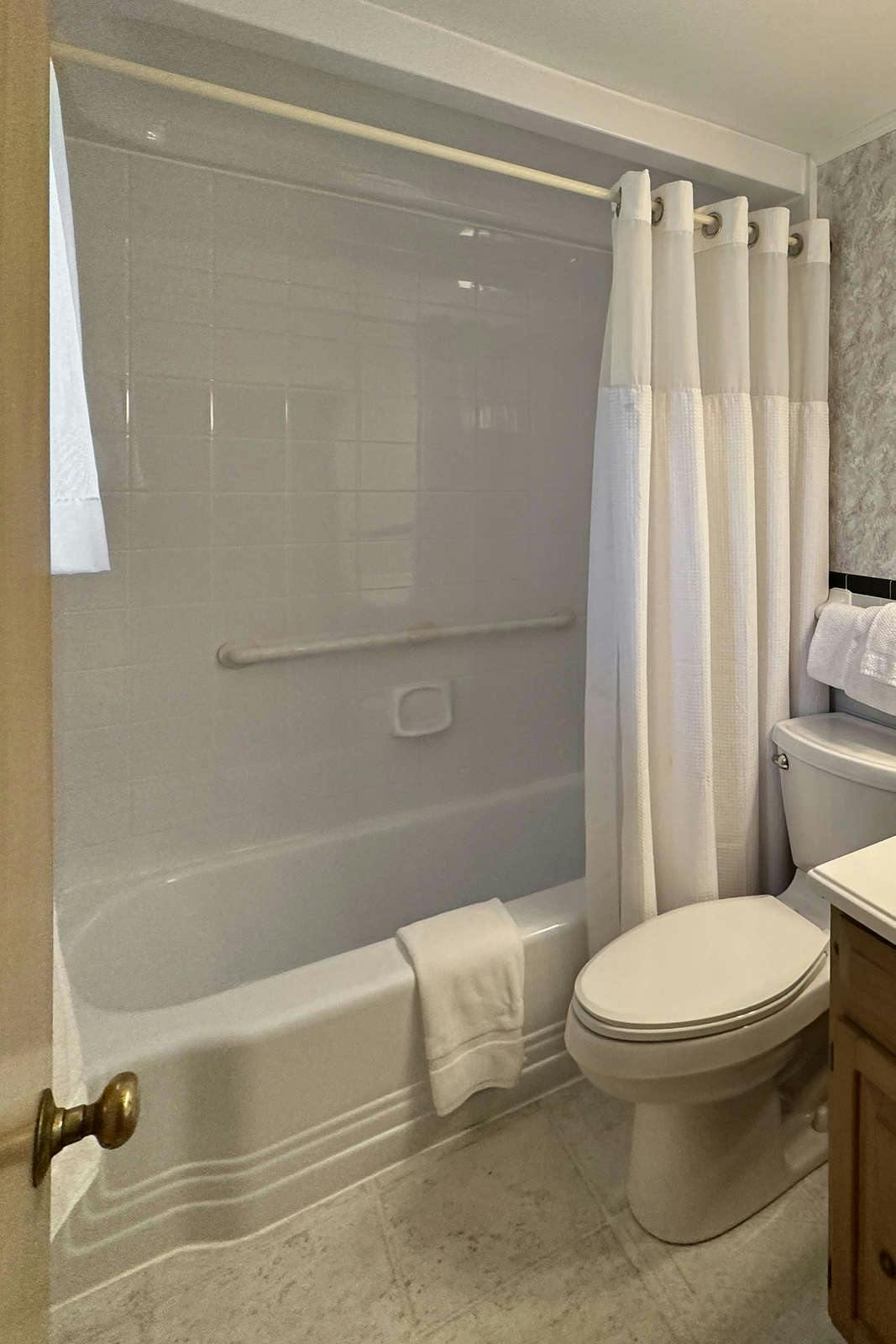 Hotel Azalea Garden Inn photo 5