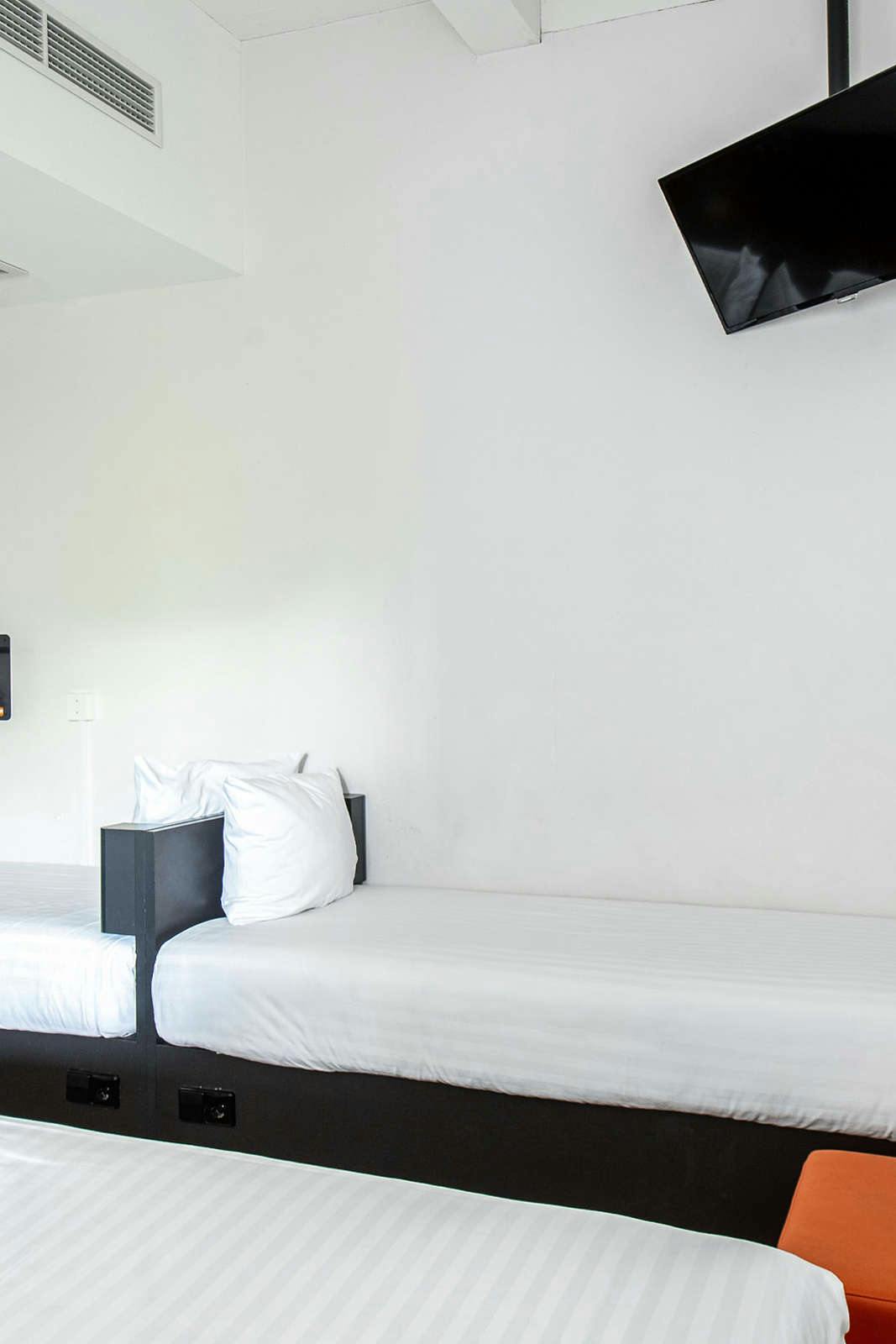 Hotel easyHotel Amsterdam City Center photo 3