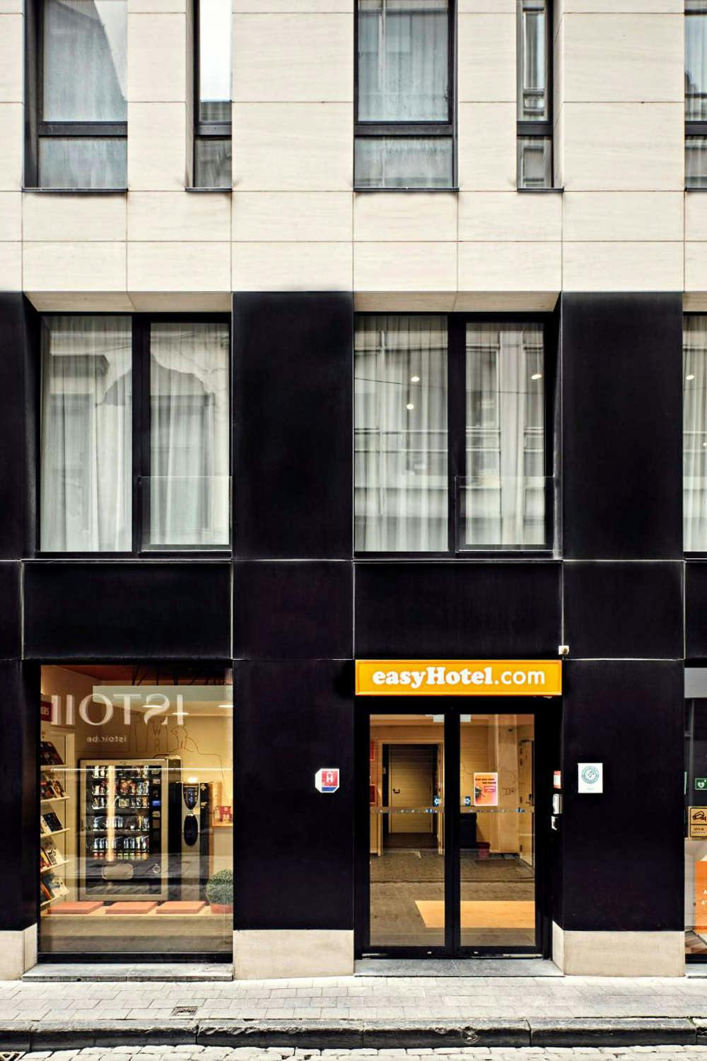 Hotel easyHotel Brussels City Center photo 1