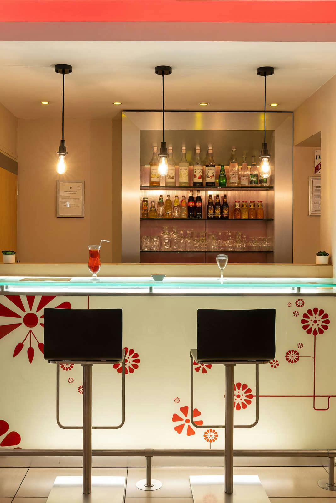 Hotel easyHotel Nice Old Town photo 2