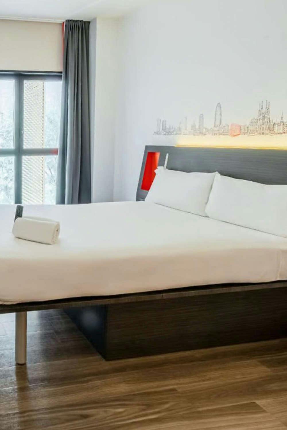 Hotel easyHotel Barcelona Fira photo 3